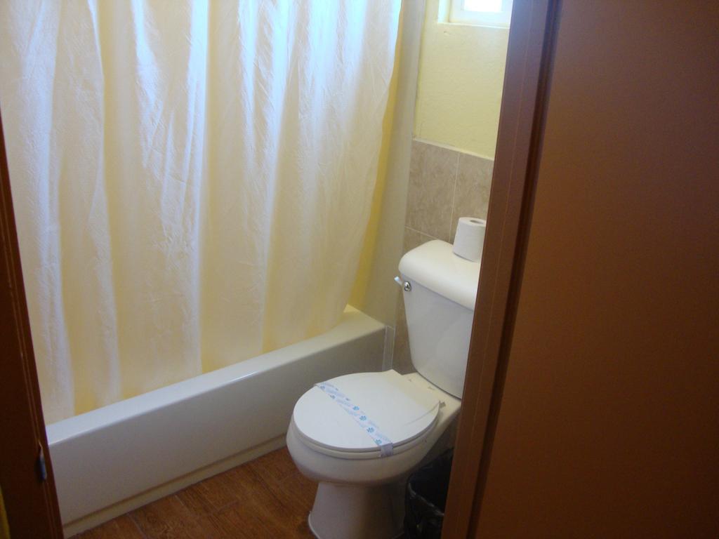 Glendora Motel Room photo